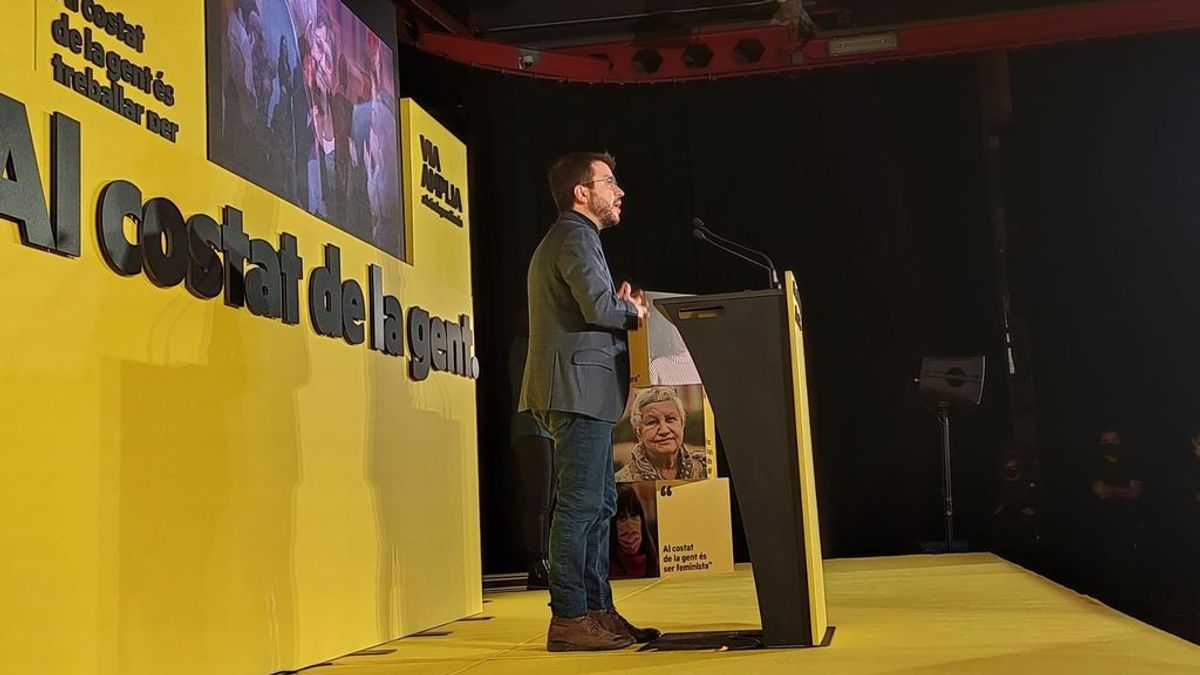 Aragonès pide a Junts, comuns y CUP "intensificar las negociaciones" para pactar un Govern Aragonès pide a Junts, comuns y CUP "intensificar las negociaciones" para pactar un Govern