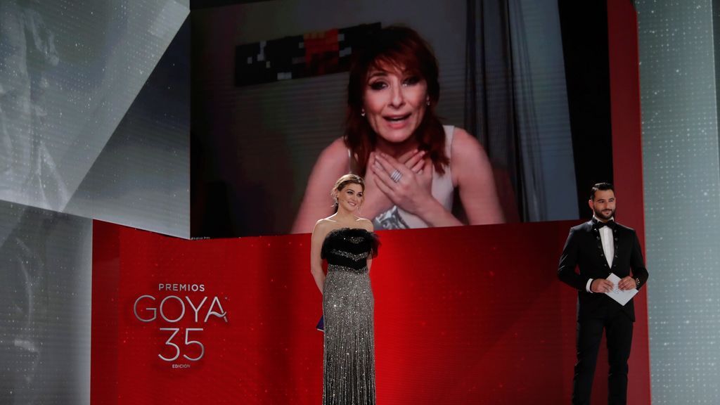 Nathalie Poza recibe el Goya a la Mejor Actriz de Reparto por 'La boda de Rosa'