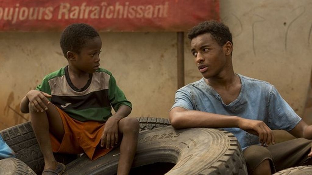 Moustapha Oumarou y Adam Nourou, en 'Adú'.