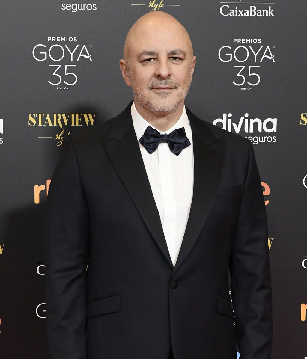 Roberto Álamo en la alfombra roja de los Premios Goya 2021
