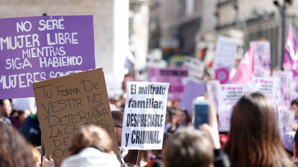 La Fiscalía avala la prohibición del 8-M en Madrid porque el cordón de seguridad feminista es "insuficiente" La Fiscalía avala la prohibición del 8-M en Madrid porque el cordón de seguridad feminista es "insuficiente"