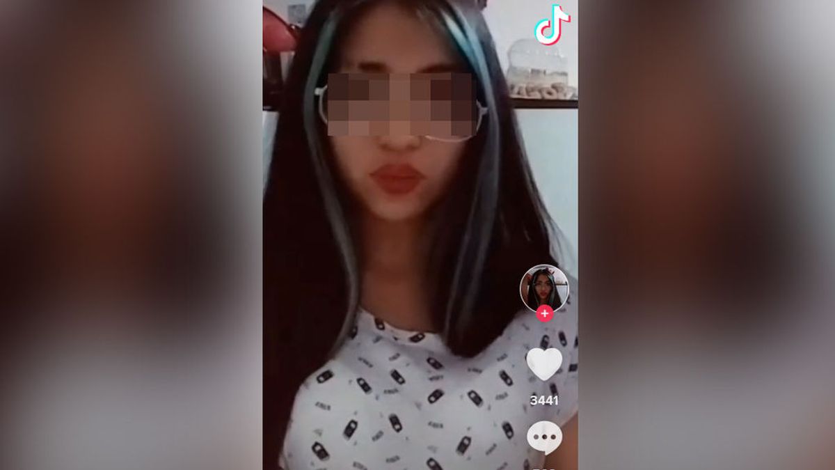 Un padre obliga a su hija a disculparse en TikTok por subir vídeos bailando twerking