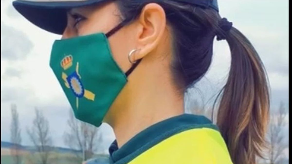 La Guardia Civil lanza una campaña en 'Tiktok' para animar a las jóvenes a ingresar en el cuerpo La Guardia Civil lanza una campaña en 'Tiktok' para animar a las jóvenes a ingresar en el cuerpo