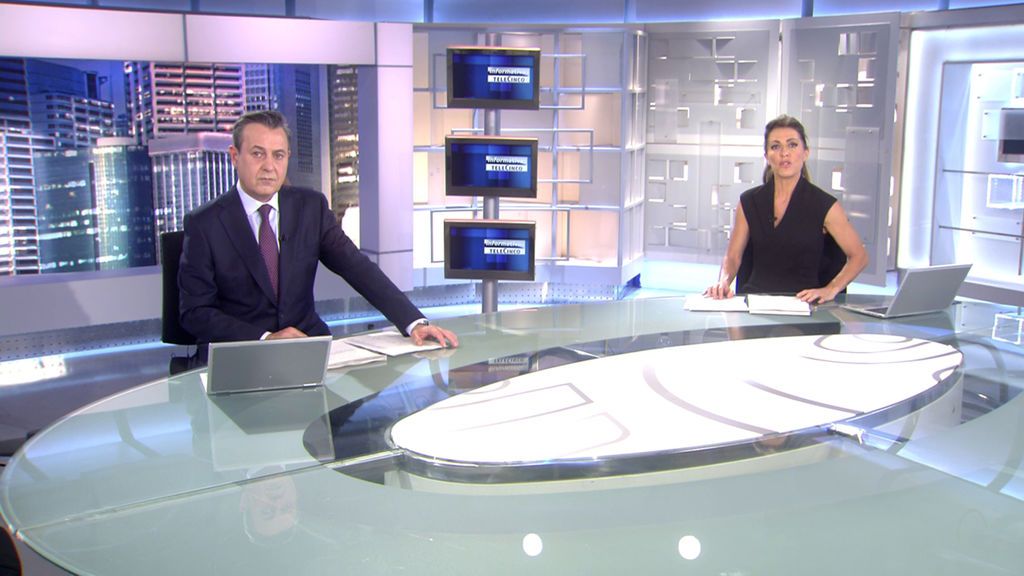 Con José Ribagorda y Ángeles Blanco Informativos Telecinco 2021 Noche 06/03/2021