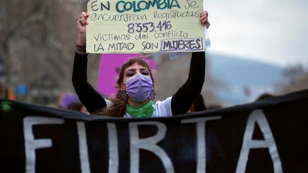 En imágenes: Mujeres del mundo luchan por la igualdad en este atípico 8 de marzo