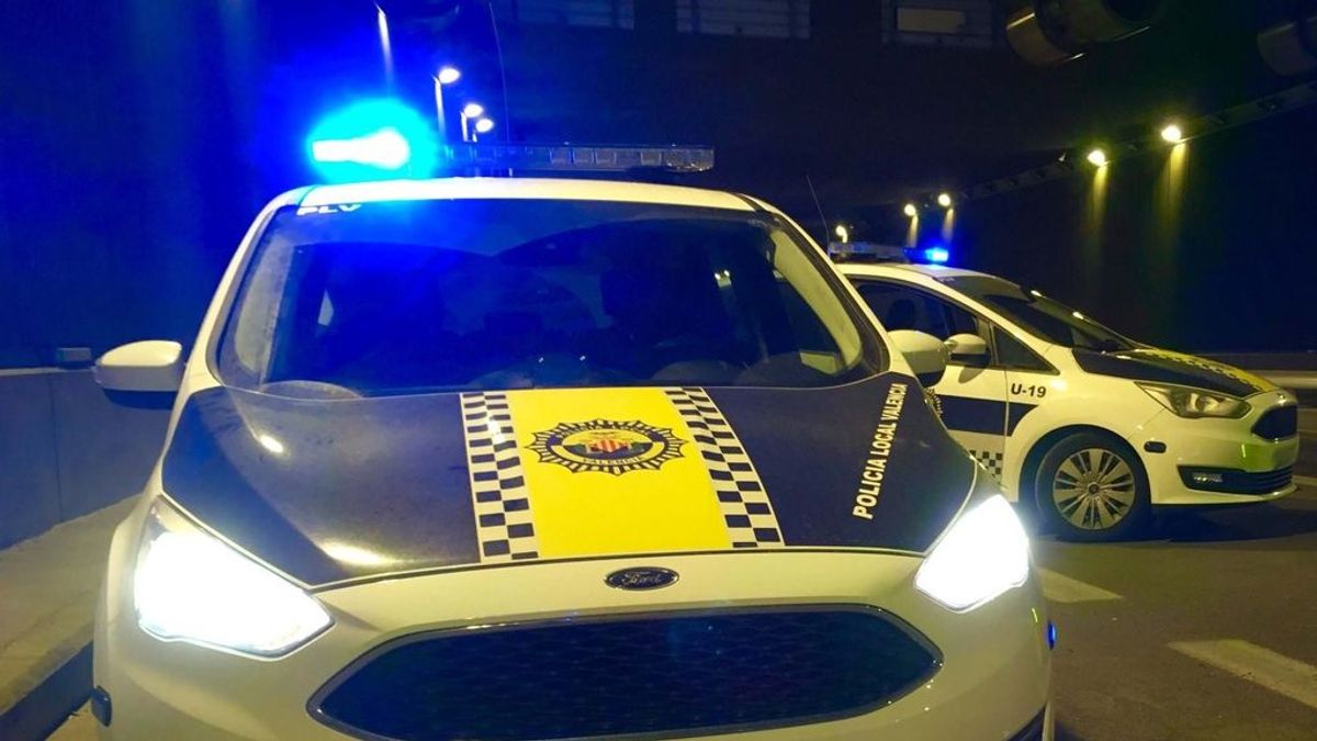 Una joven llama a la policía para denunciar una fiesta universitaria en su piso de Valencia Una joven llama a la policía para denunciar una fiesta universitaria en su piso de Valencia