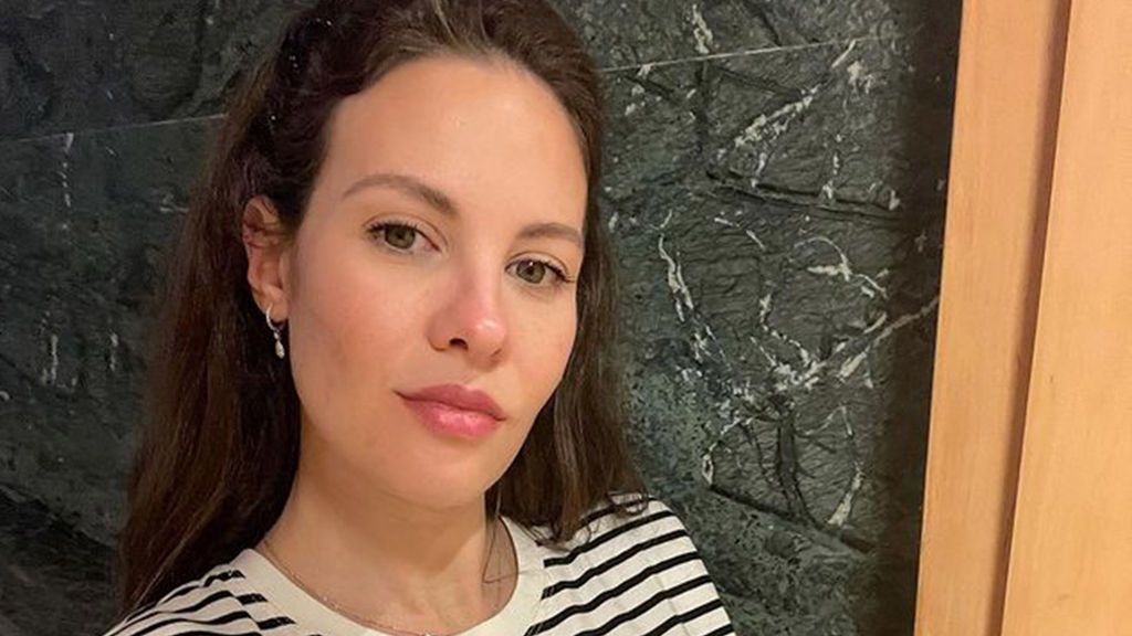 Jessica Bueno comparte su mayor temor con el embarazo en un posado espectacular