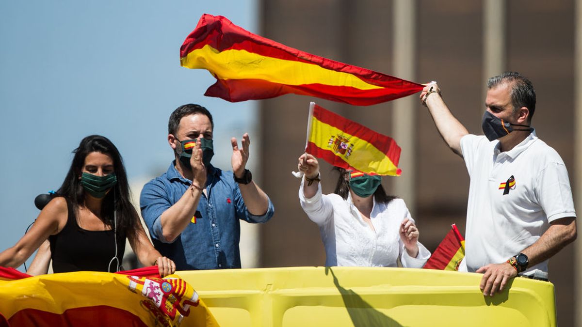 Vox se niega a condenar la vandalización del mural feminista de Ciudada Lineal en Madrid Vox se niega a condenar la vandalización del mural feminista de Ciudada Lineal en Madrid
