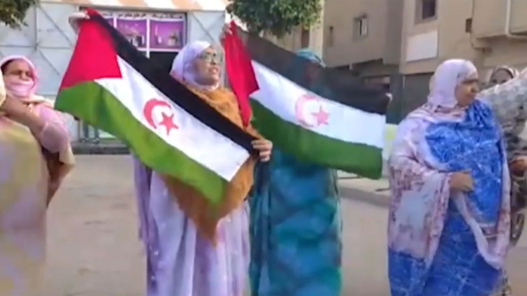 Las mujeres saharauis rompen el bloqueo marroquí y se manifiestan por el 8M