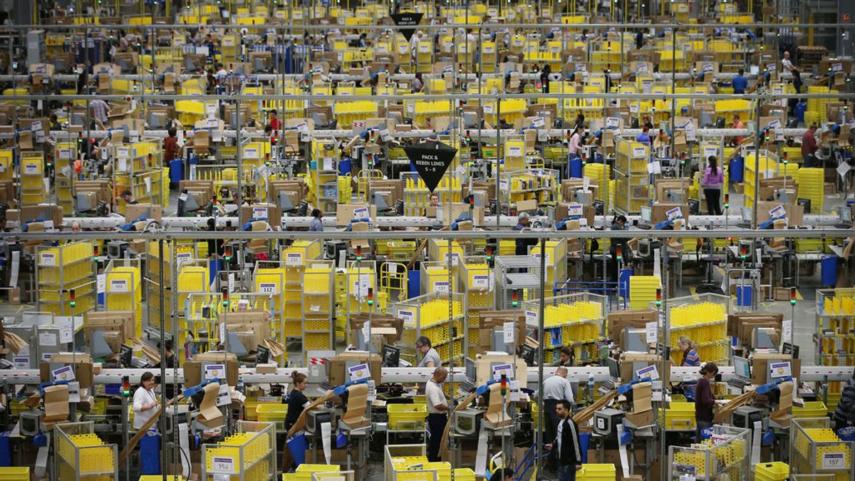 Cuando Amazon sube el sueldo a sus empleados, las empresas que hay cerca también lo hacen Cuando Amazon sube el sueldo a sus empleados, las empresas que hay cerca también lo hacen
