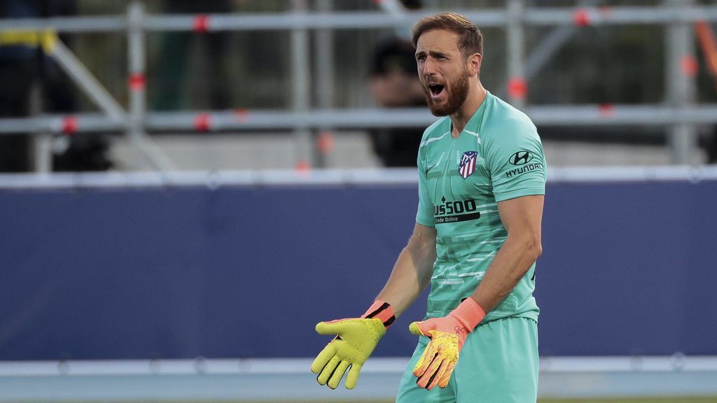 La desesperación de Oblak en los minutos finales del derbi: "¿Por qué nos metemos al final siempre?"