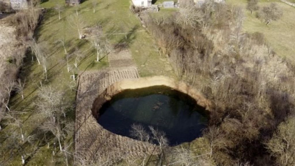 giant-sinkholes-croatia-696x479