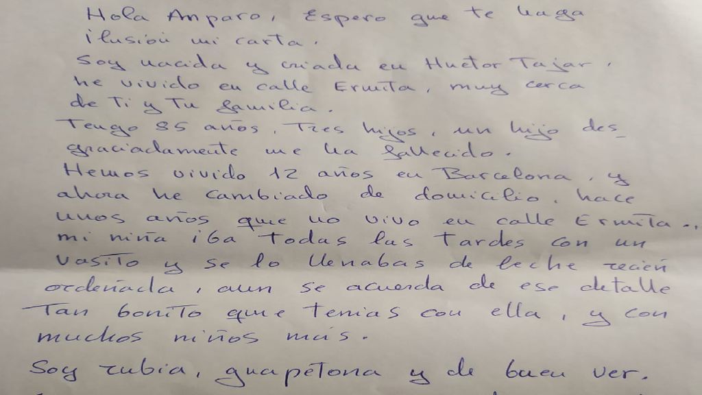 Los abuelos de un pueblo de Granada se mandan cartas tras un año sin verse