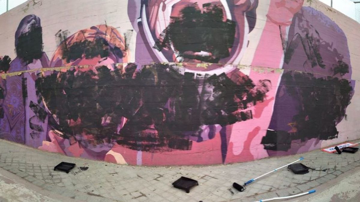 El mural que homenajea a las mujers en Ciudad lineal amanece con tachones El mural que homenajea a las mujers en Ciudad lineal amanece con tachones