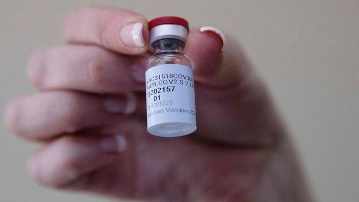 Última hora del coronavirus | Montero asegura que esta semana se autorizará el uso de la vacuna de Janssen