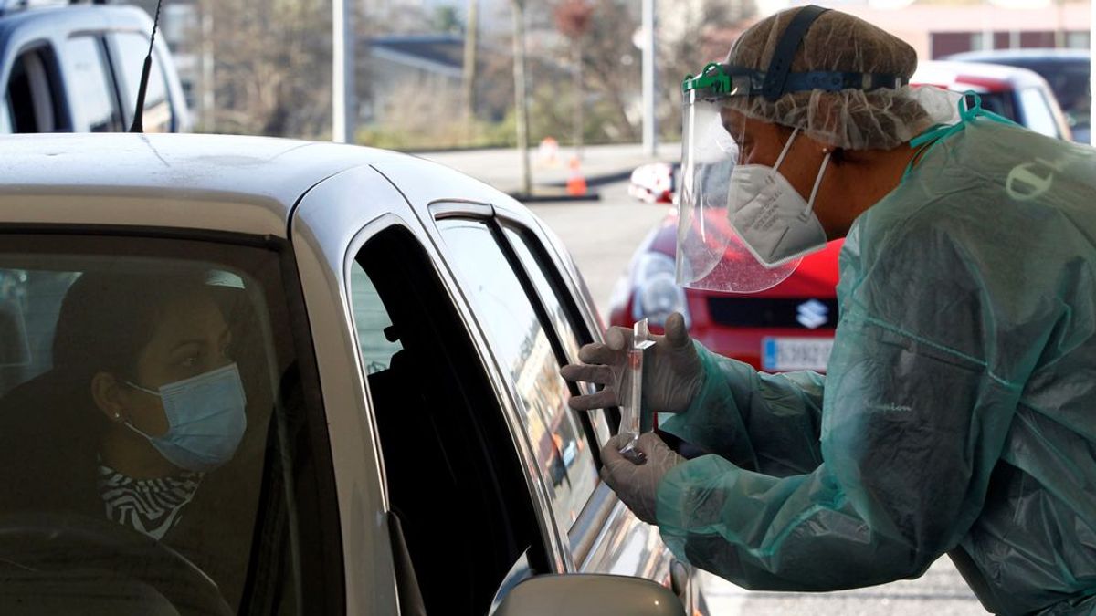 Los muertos por coronavirus en España vuelven a bajar Los muertos por coronavirus en España vuelven a bajar