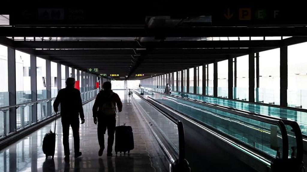 Madrid rechaza el "cierre perimetral" mientras no se controle el aeropuerto de Barajas