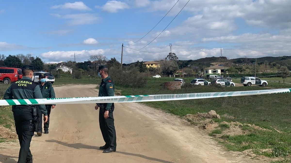 Investigan la muerte de dos adultos y una niña en el incendio de una casa en Madrid Investigan la muerte de dos adultos y una niña en el incendio de una casa en Madrid