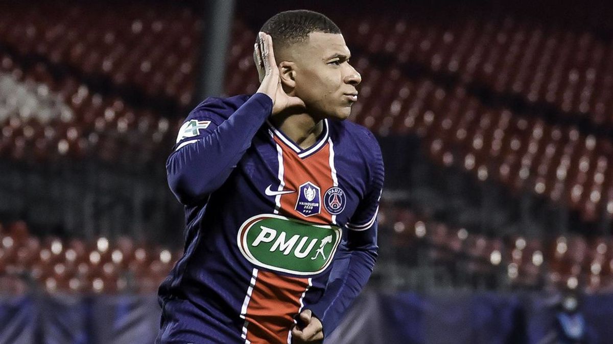 Mbappé no tiene prisa para renovar con el PSG. Mbappé no tiene prisa para renovar con el PSG.