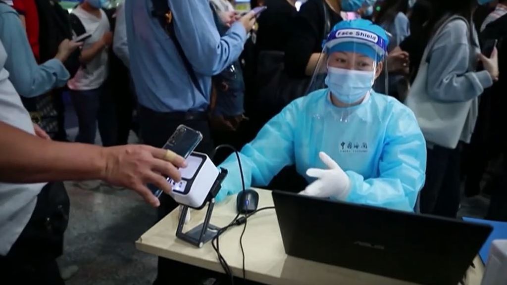 China implanta el certificado digital de vacunación para viajar al extranjero