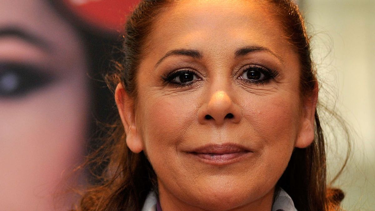 Isabel Pantoja habla de Kiko tras cuatro meses de silencio: "Mi hijo hace esto por dinero" Isabel Pantoja habla de Kiko tras cuatro meses de silencio: "Mi hijo hace esto por dinero"