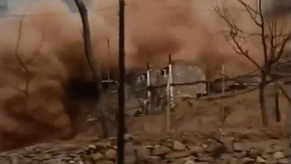 Un casa y multitud de animales sepultados en China por un enorme deslizamiento de tierra