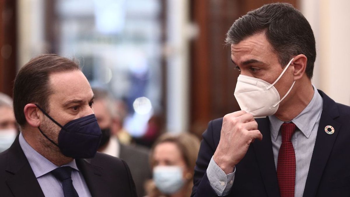 Ábalos y Sánchez a su llegada al Pleno del Congreso Ábalos y Sánchez a su llegada al Pleno del Congreso