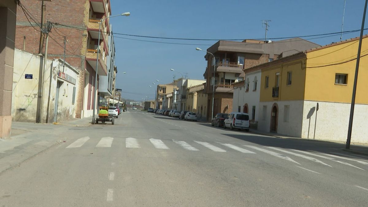 El pueblo leridano de Seròs pide a sus vecinos confinarse: su riesgo de rebrote roza los 9.000 puntos El pueblo leridano de Seròs pide a sus vecinos confinarse: su riesgo de rebrote roza los 9.000 puntos