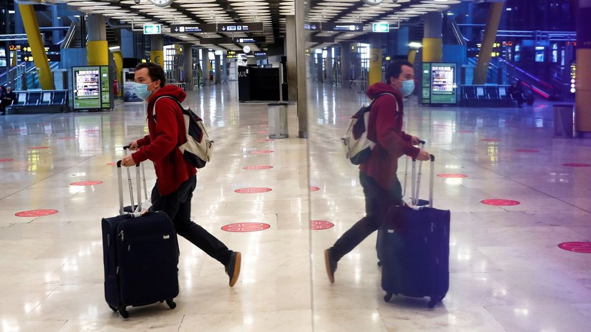 La rebelión de Madrid contra el cierre en el puente y Semana Santa siembra dudas sobre su posible cumplimiento La rebelión de Madrid contra el cierre en el puente y Semana Santa siembra dudas sobre su posible cumplimiento