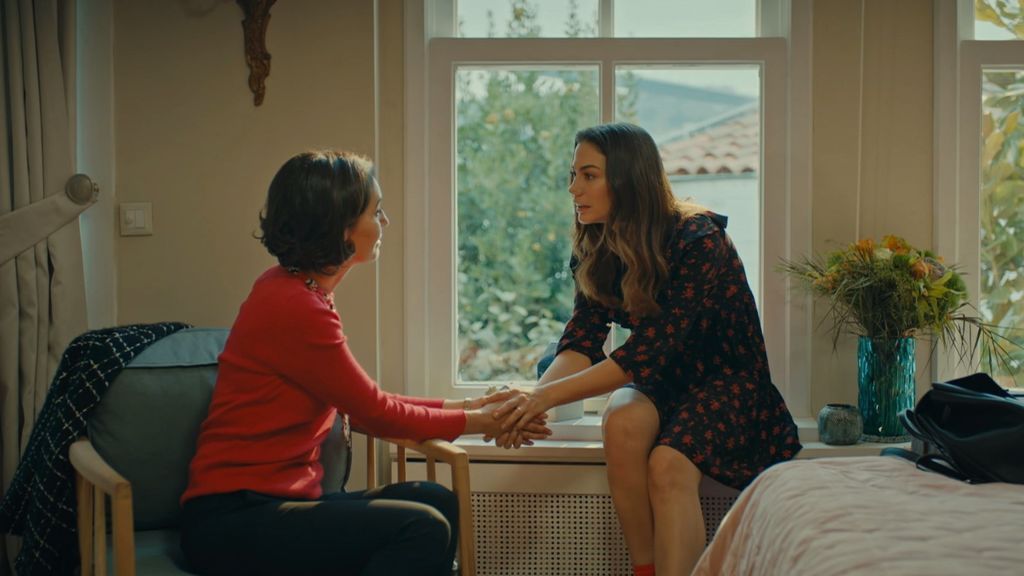 Zeynep regresa a casa para disculparse con Nermin