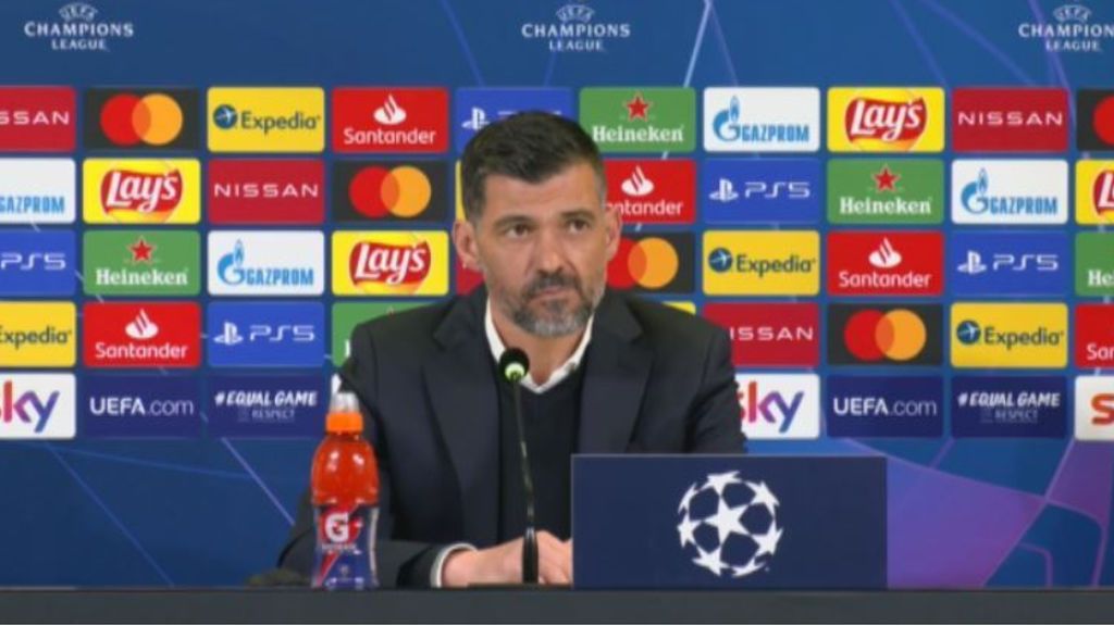 La surrealista rueda de prensa del técnico del Oporto tras ganar a la Juve