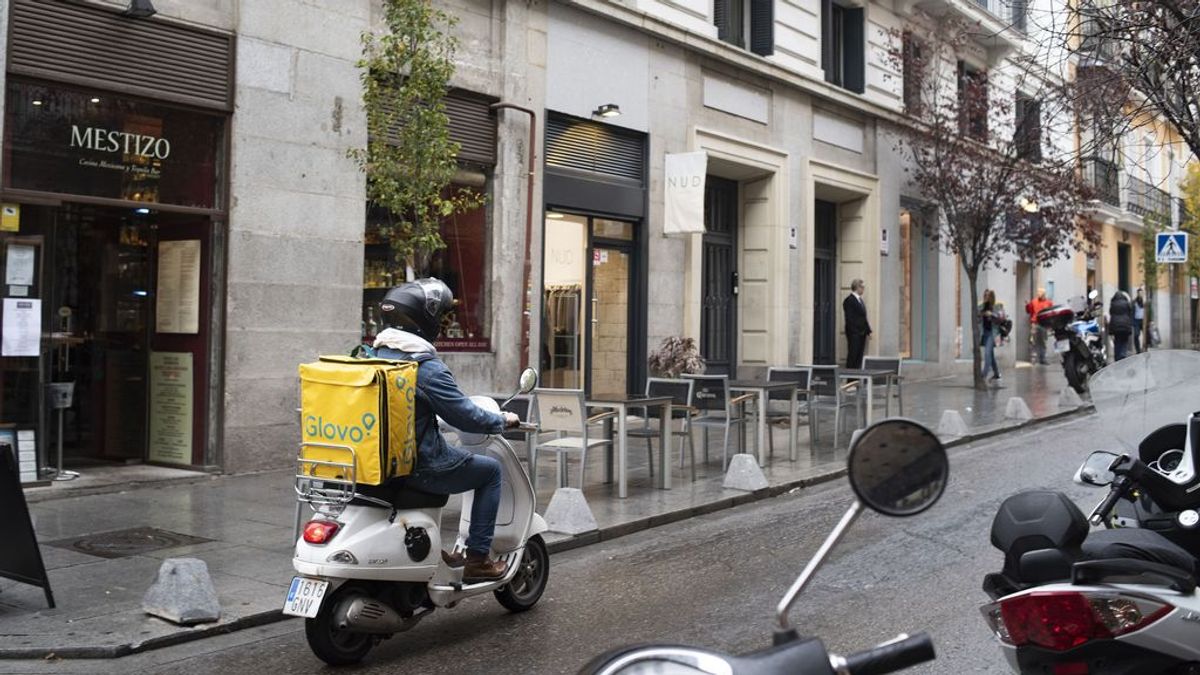 Acuerdo entre Gobierno y agentes sociales en la ley de los 'riders": las plataformas informarán a los sindicatos sobre sus algoritmos Acuerdo entre Gobierno y agentes sociales en la ley de los 'riders": las plataformas informarán a los sindicatos sobre sus algoritmos