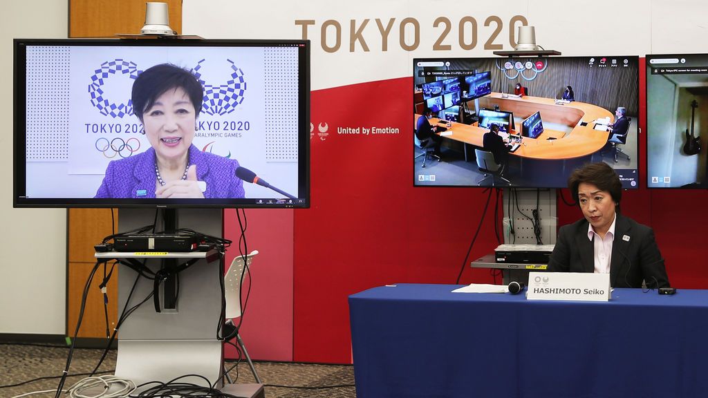 La gobernadora metropolitana de Tokio,  Yuriko Koike, en una reunión telemática sobre los JJOO