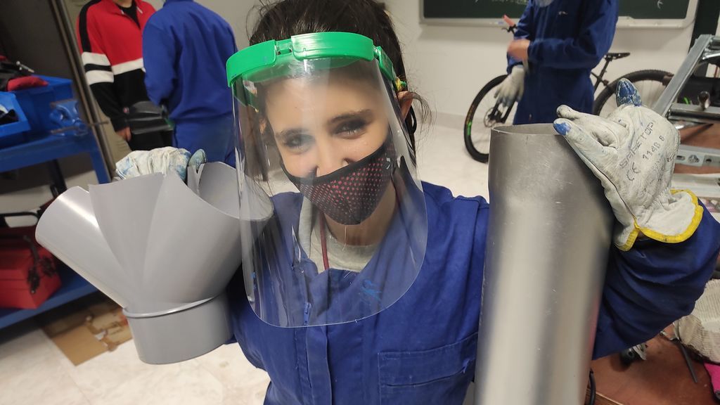 Una soldadora de 17 años rechazada en varias empresas por ser mujer