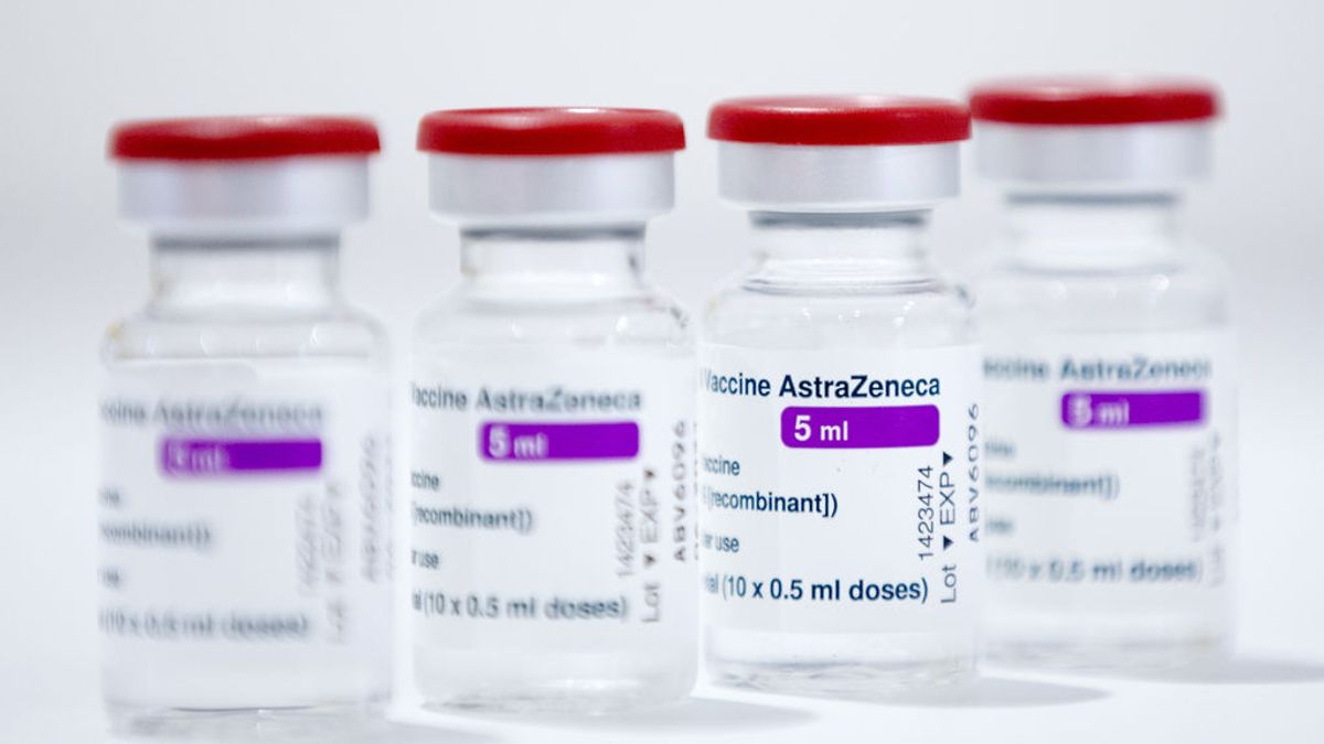 España recibió vacunas del lote de AstraZeneca investigado tras una muerte en Austria España recibió vacunas del lote de AstraZeneca investigado tras una muerte en Austria