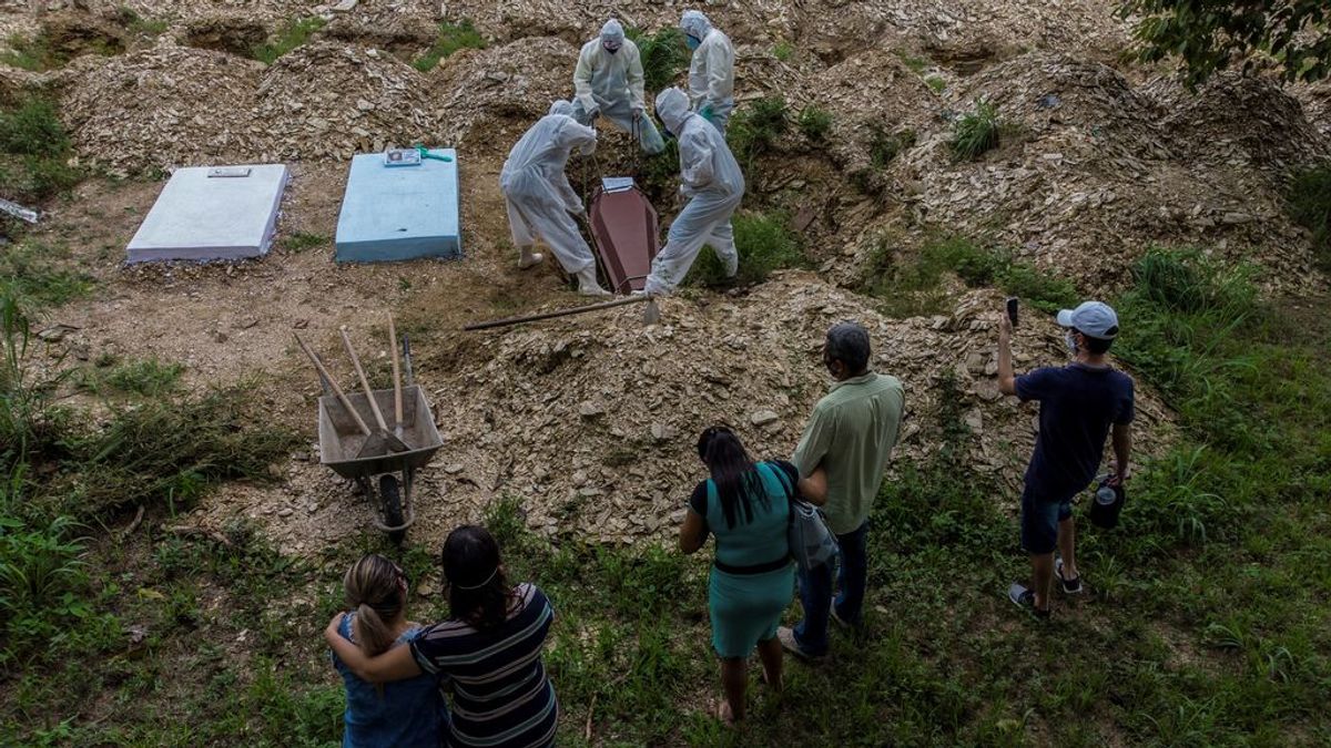La cifra diaria de muertos en Brasil supera los 2.000 por primera vez desde el inicio de la pandemia La cifra diaria de muertos en Brasil supera los 2.000 por primera vez desde el inicio de la pandemia