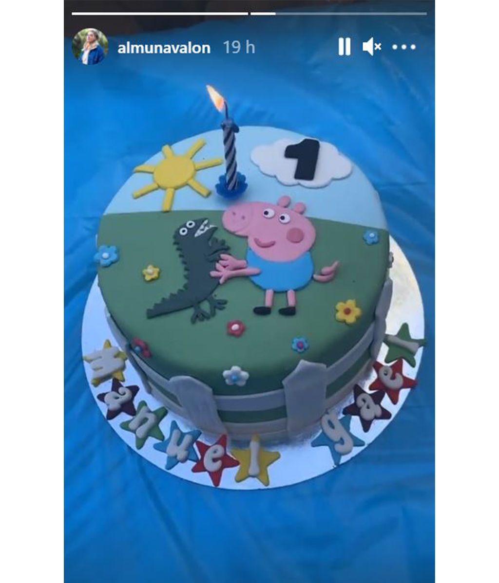 La tarta de Manuel Gael, el hijo de Manu Carrasco y Almudena Navalón