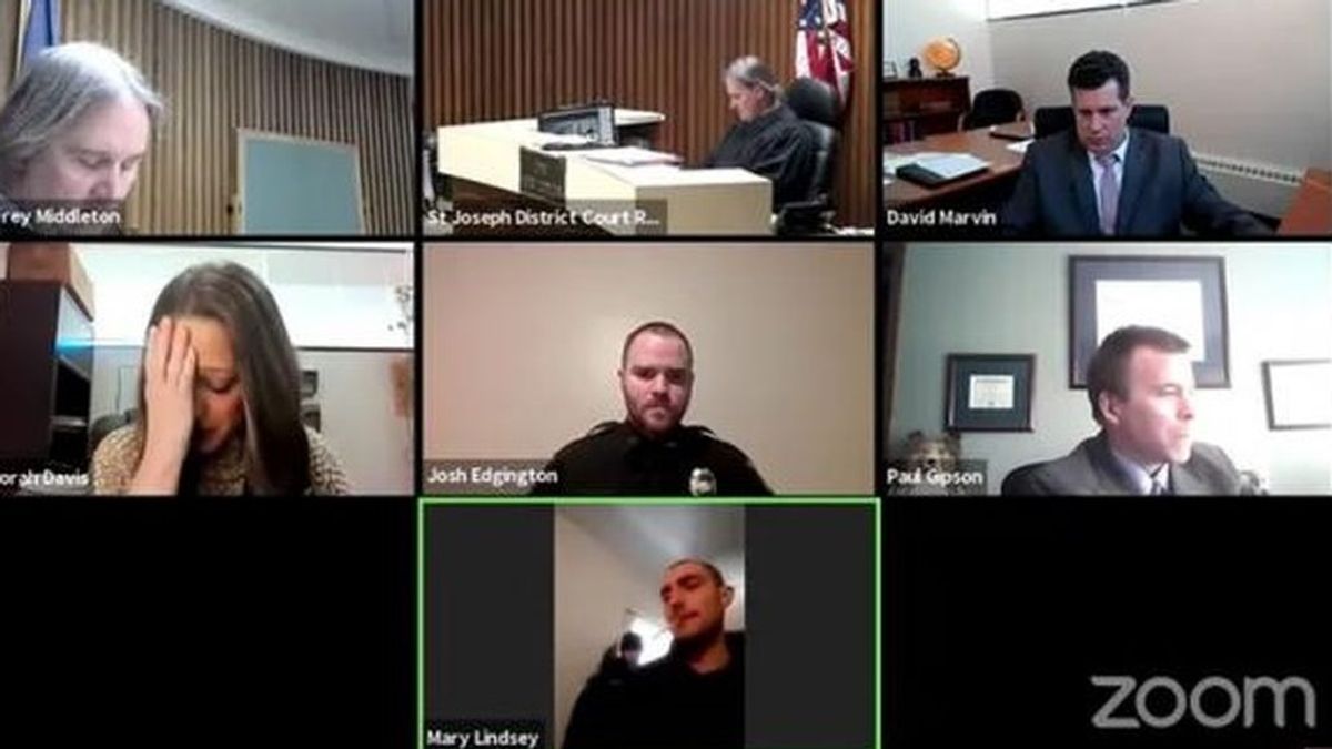 Juicio virtual con el agresor conectado desde la casa de la víctima Juicio virtual con el agresor conectado desde la casa de la víctima