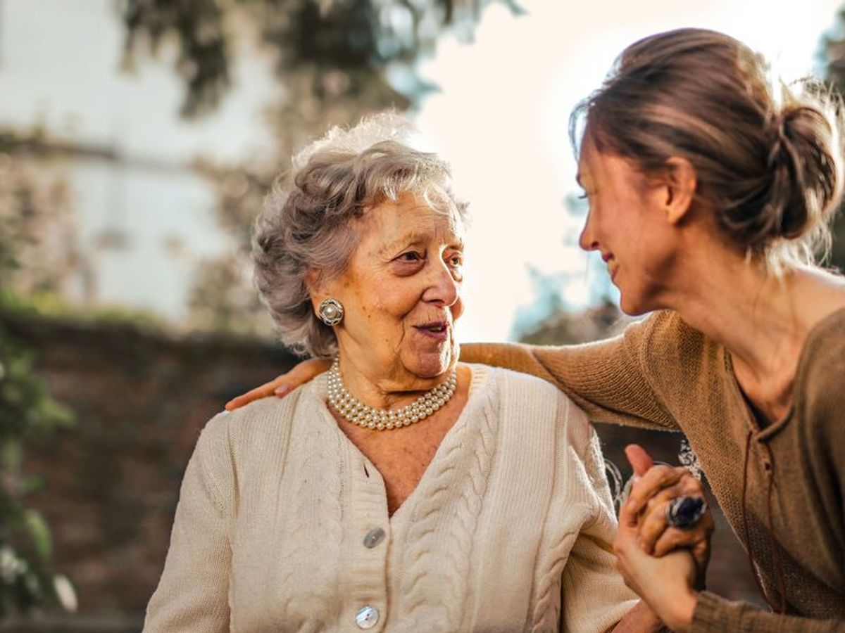 Guía para cuando tu madre no pueda vivir sola en casa - Uppers