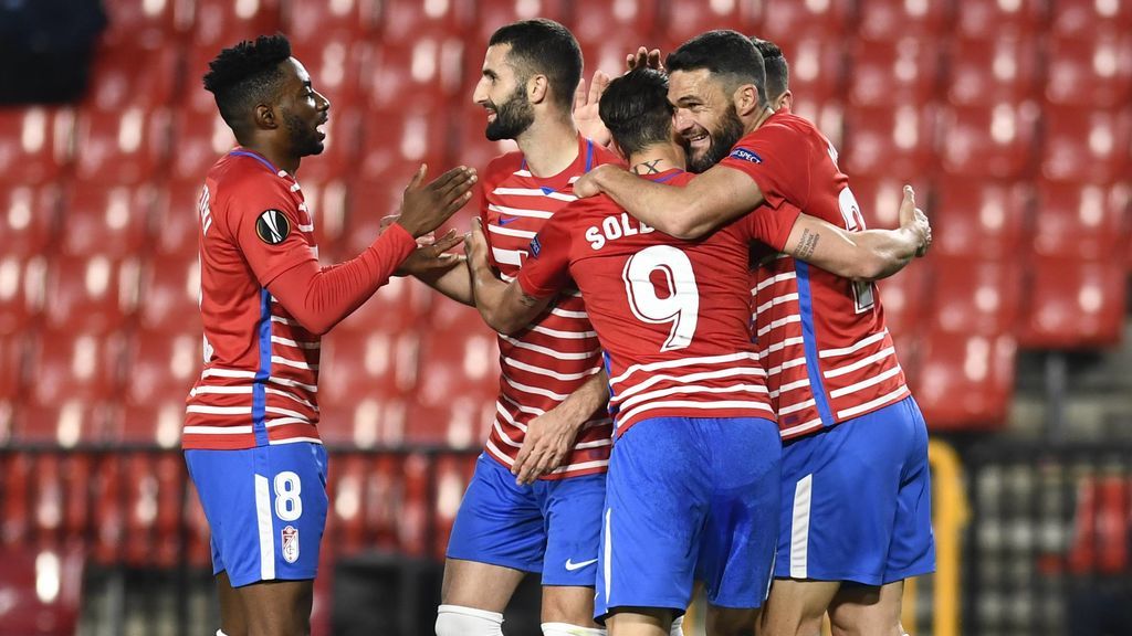 Soldado cerró la cuenta del Granada con un golazo.