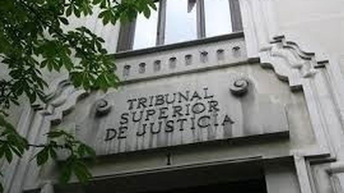 Los jueces decidirán este fin de semana si suspenden la convocatoria electoral de Ayuso Los jueces decidirán este fin de semana si suspenden la convocatoria electoral de Ayuso