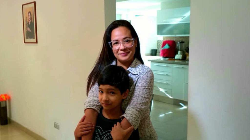 Yusveli y su hijo esperan se reactiven los vuelos para emigrar a Uruguay