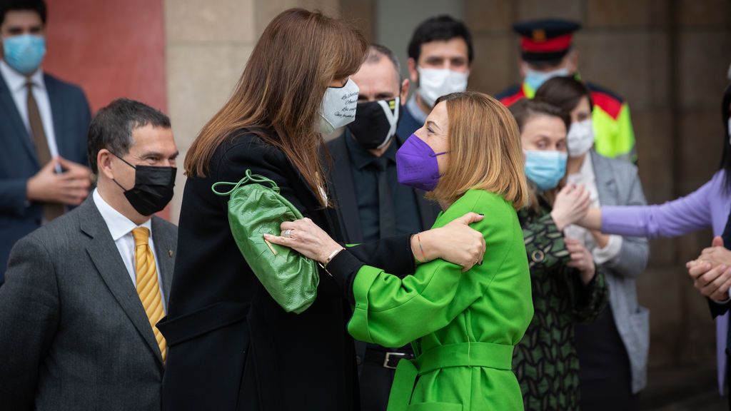Laura Borrás asume la presidencia del Parlament: "Seguiré el trabajo de Forcadell donde ella lo dejó" Laura Borrás asume la presidencia del Parlament: "Seguiré el trabajo de Forcadell donde ella lo dejó"