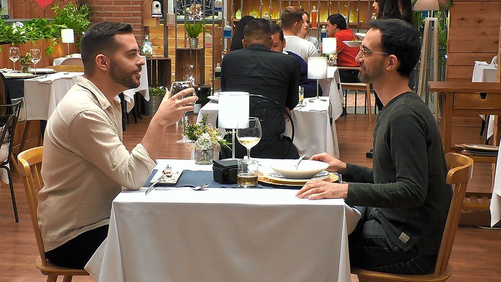 Óscar y Carlos en el programa First Dates