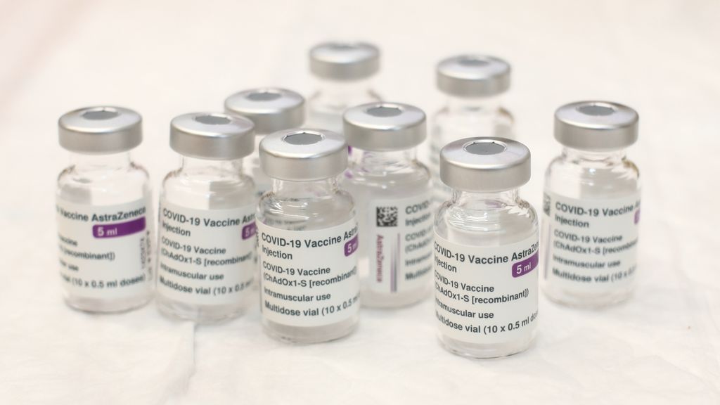 Frenazo a la vacunación con AstraZeneca en España pese a las explicaciones de la compañía