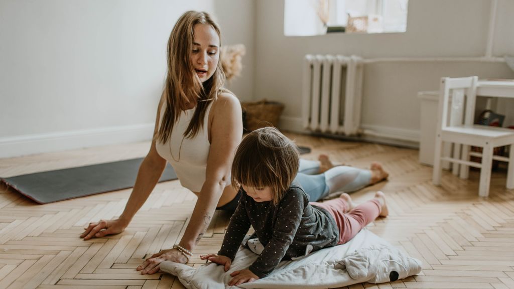 Yoga para ti y tu bebé: Beneficios de practicarlo juntos