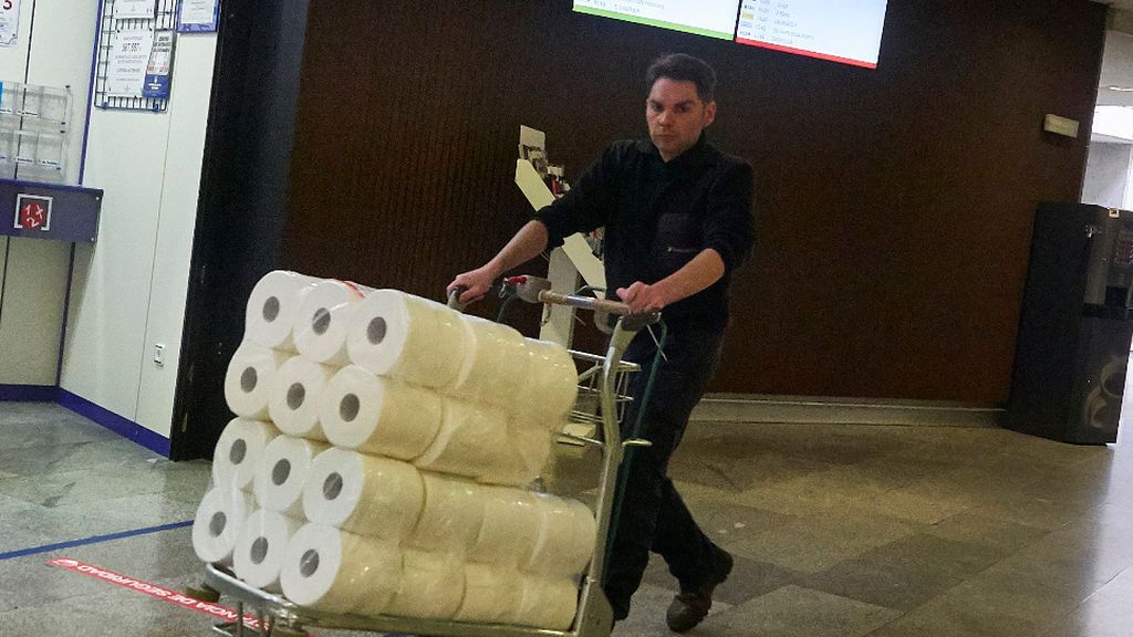 Tres años de cárcel a tres ciudadanos de Hong Kong por robar papel higiénico en los primeros días de la pandemia