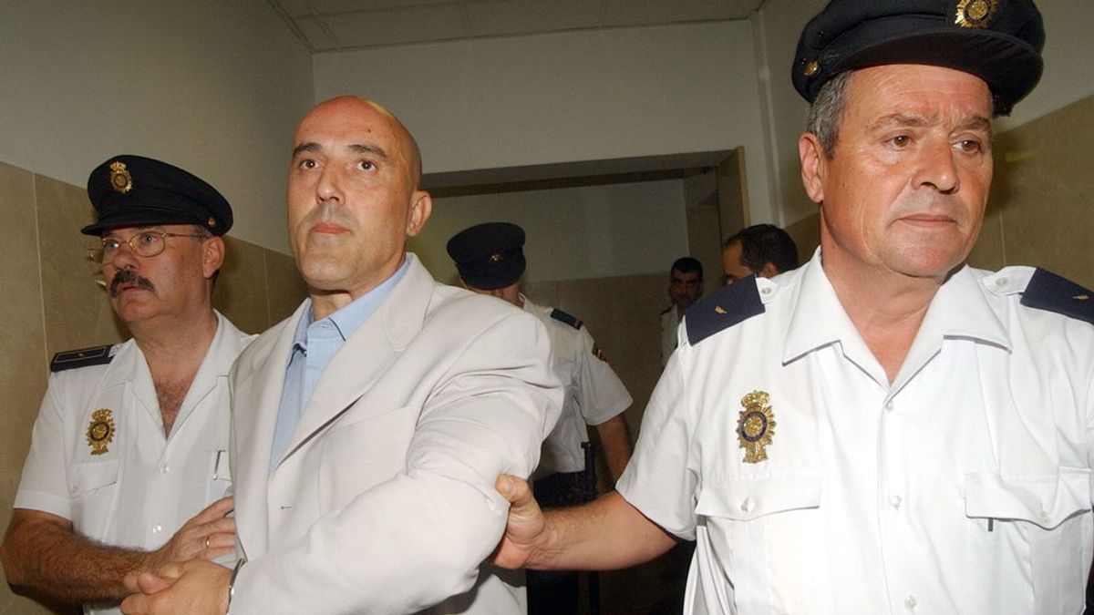 Bancos, torturas y bolsas de orina: así fue la vida de Casper, el rey del butrón Bancos, torturas y bolsas de orina: así fue la vida de Casper, el rey del butrón