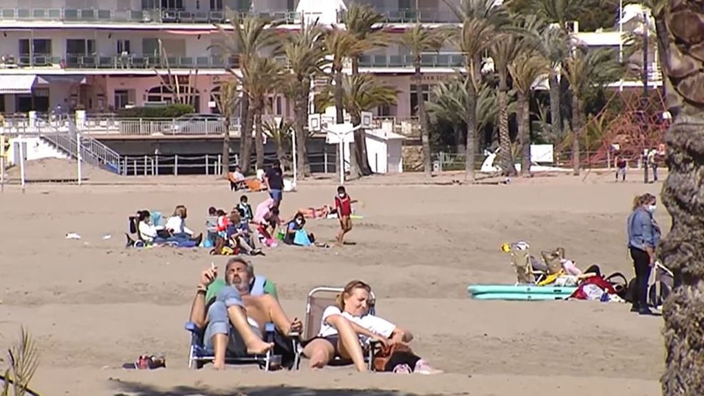 Los turistas extranjeros generan controversia: pueden viajar a cualquier punto de España