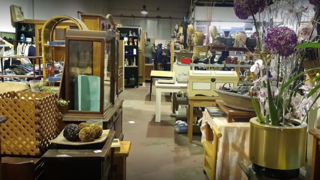 Las tiendas de segunda mano, llenas por el cierre de negocios